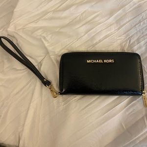Michael kors wallet/clutch